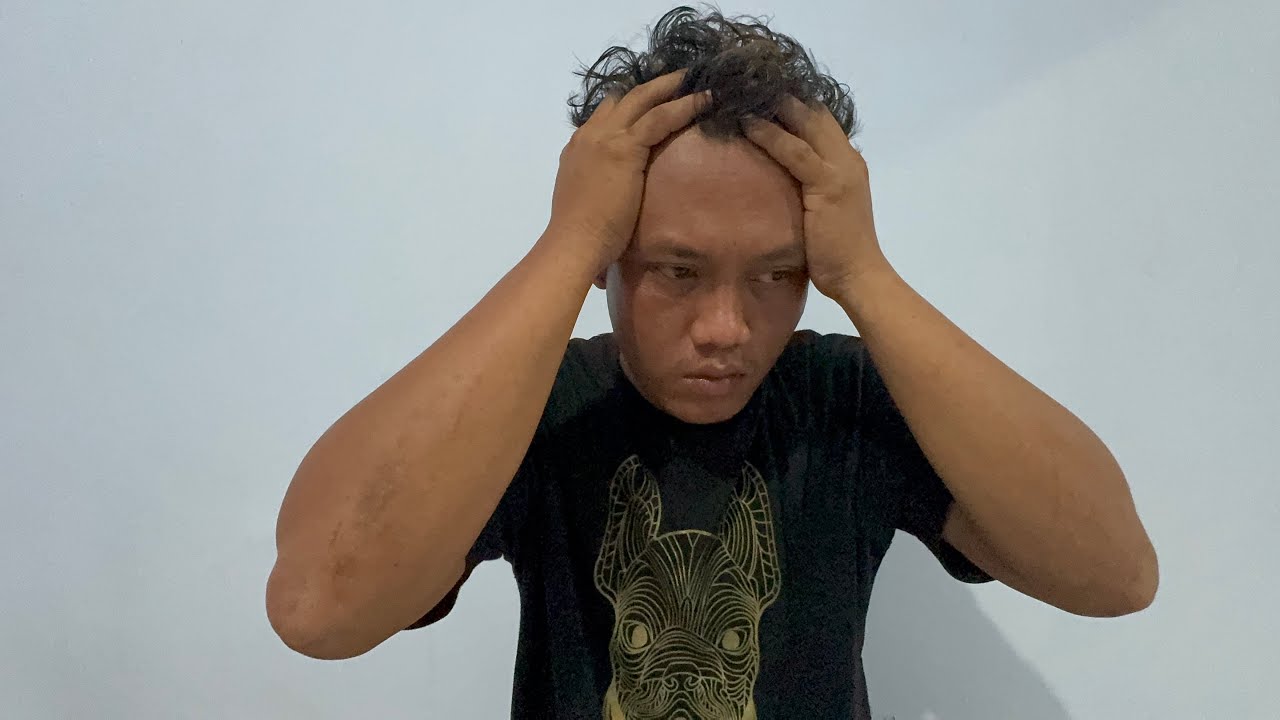 ENTAH GEJALA KOLESTEROL ATAU ANGIN DUDUK KITA ENGGAK TAU SAKITNYA MANDOR ! 😢💔
