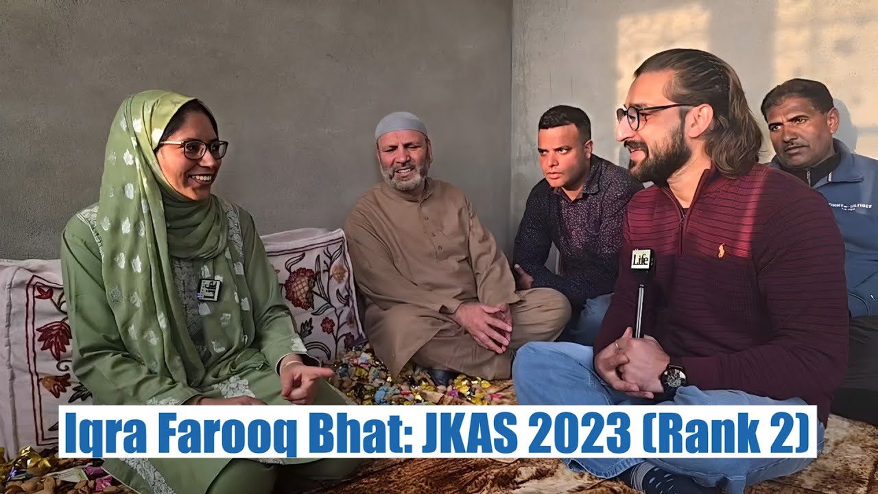 JKAS 2023, Kashmir Topper Iqra Farooq Bhat