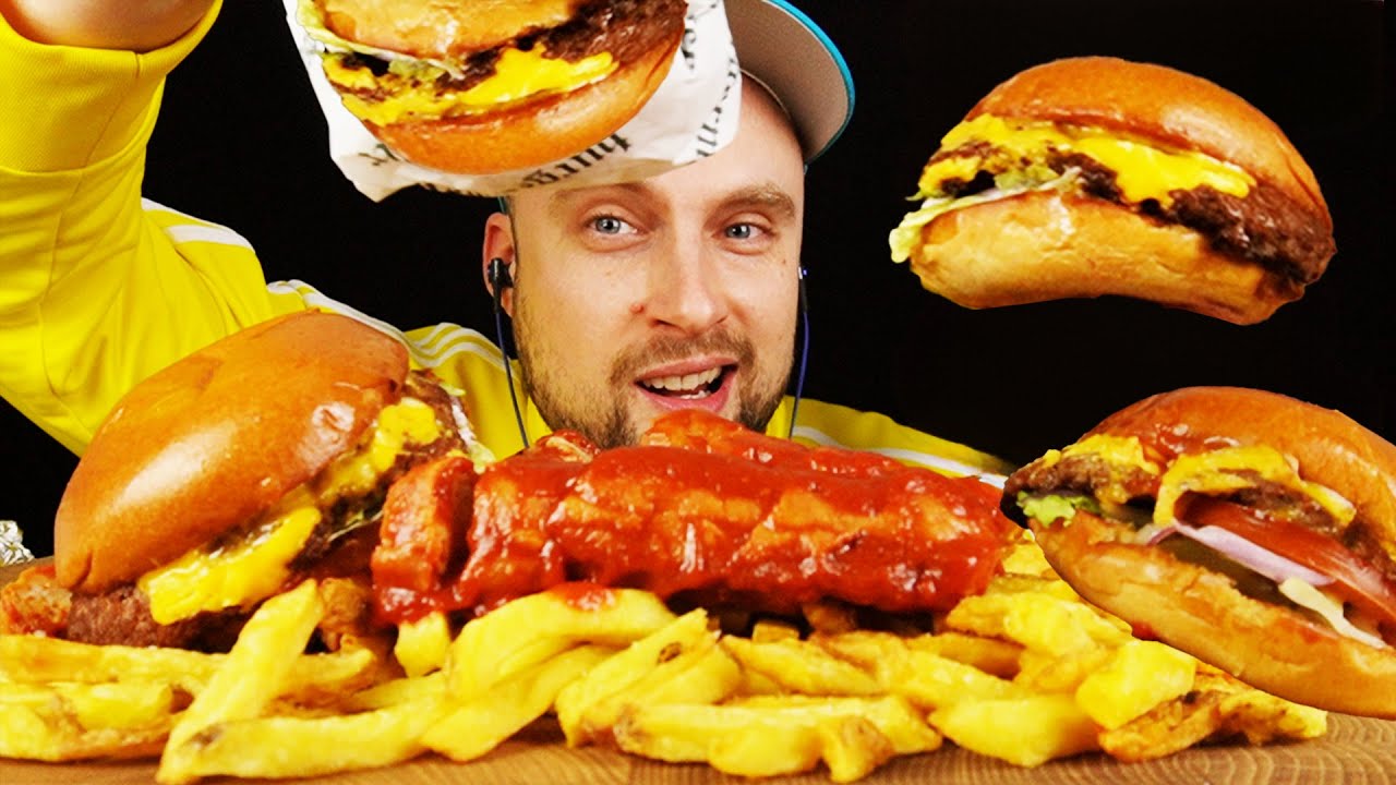 Бургер Мукбанг! 🍔 И самая популярная 🇩🇪 колбаса Германии 🌭