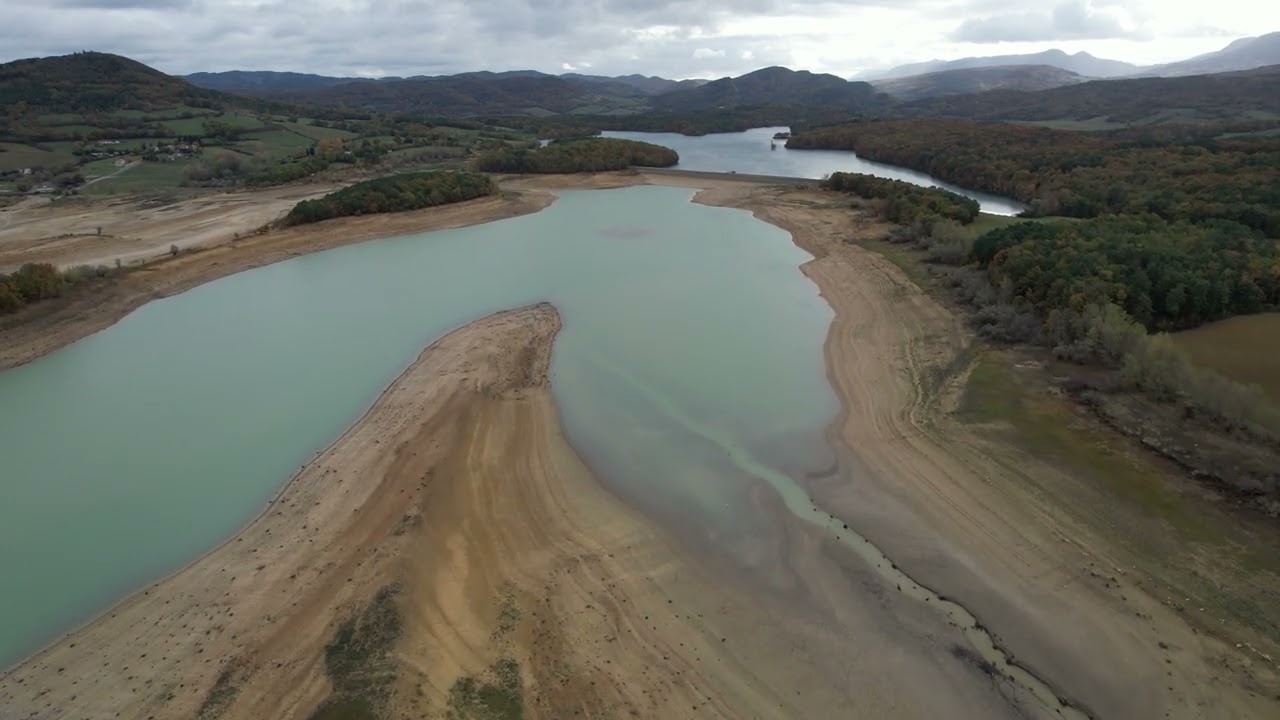 Dronevideo over Lac de Montbel, France. 17 November 2023. #drone #dji
