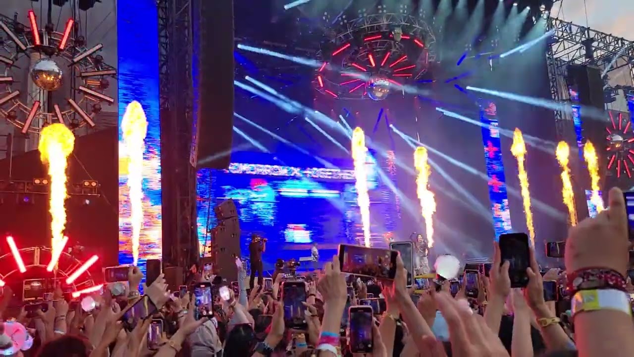 TOMORROW X TOGETHER - Intro + Good Boy Gone Bad Live at lollapalooza