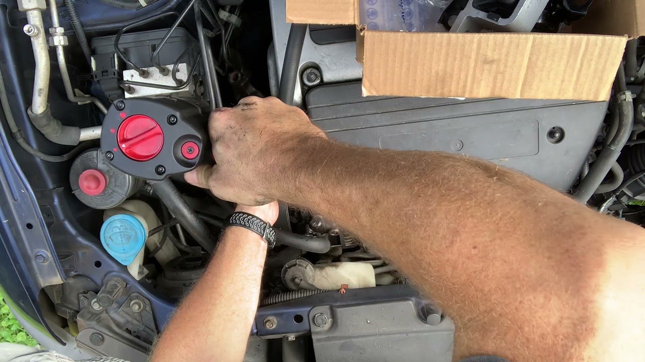 Replacing the passenger side motor mount on the Honda Element in 8 minutes.