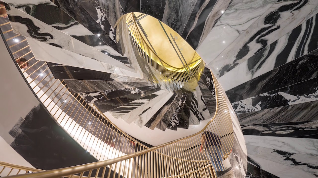Dolce&Gabbana - London Elliptical Staircase