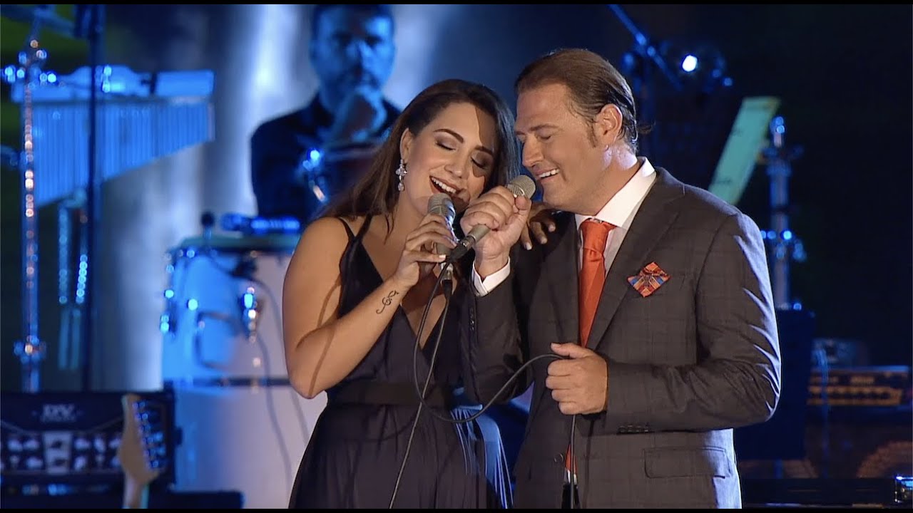 Ennio Morricone - Cinema Paradiso - Pasquale Esposito & Mayssa Karaa (Live at Piazza del Plebiscito)