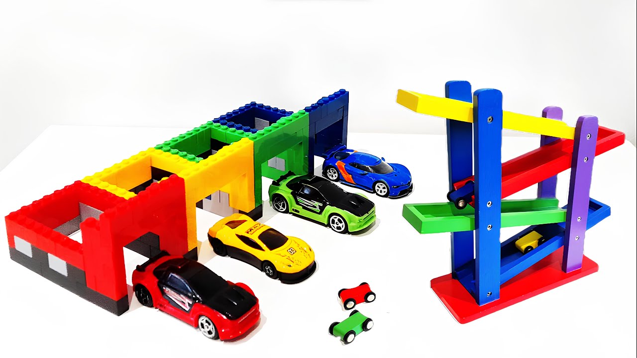 CARS | LOOPING | GARAGE | MAGIC TRANSFORMATION | KID'S TOYS | COLORS | ENGINE | CIRCUIT | FUN !