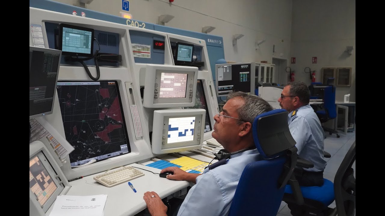 El Cte. Antonio Salazar Picó, jefe de la ECAO Nº2, describe los servicios que presta esta Unidad