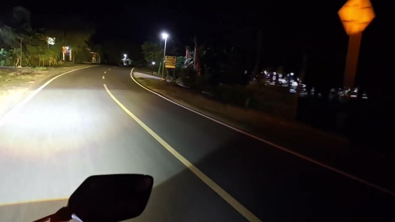 Menembus hutan belantara dimalam hari