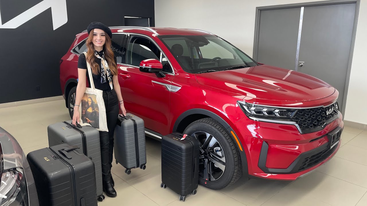 Gabi in Paris! What does Trunk Size REALLY Look Like?