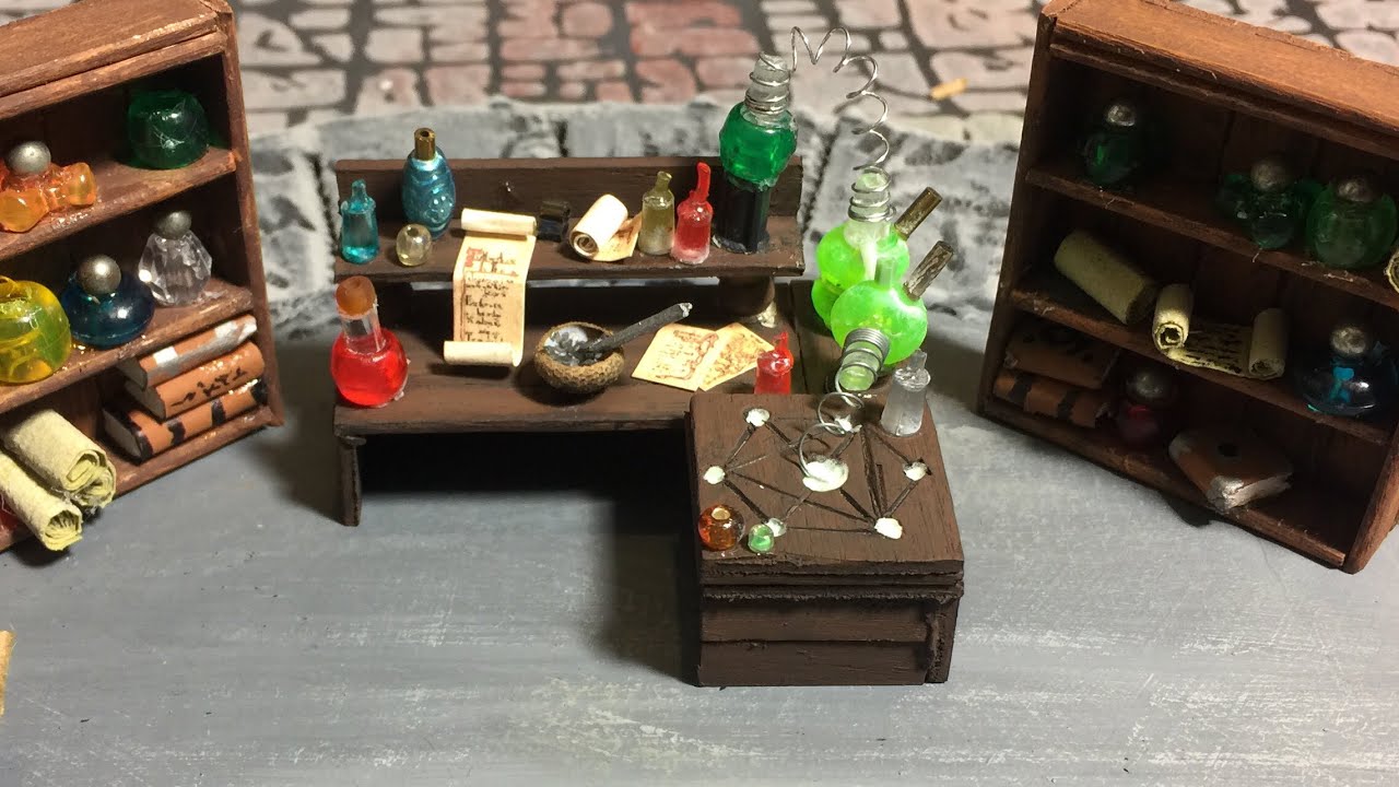 Tabletop Craft # 19 - Alchemist Table