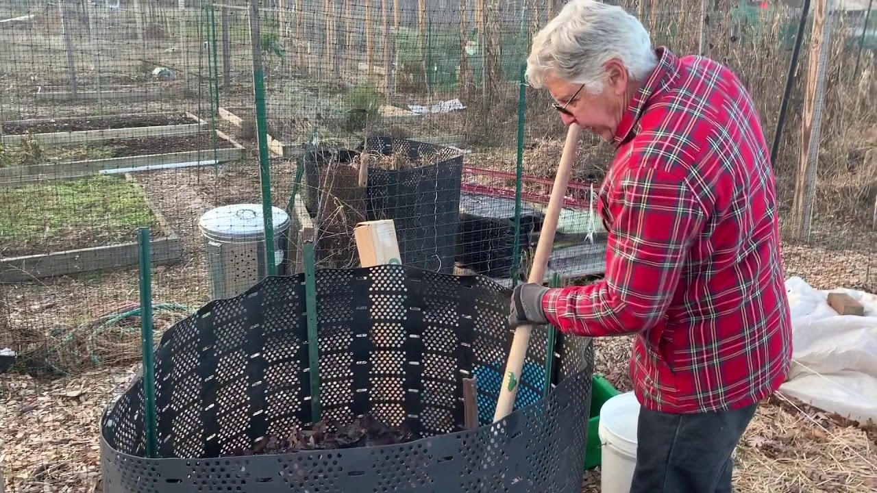 How to Turn a Backyard Compost Pile