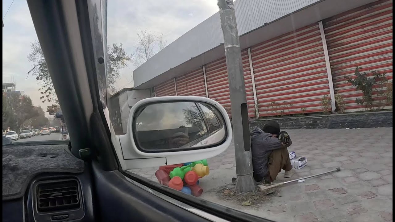 阿富汗現狀：寒冬臘月，缺腿退役士兵無助沈睡街頭，談及妻兒悄然抹淚