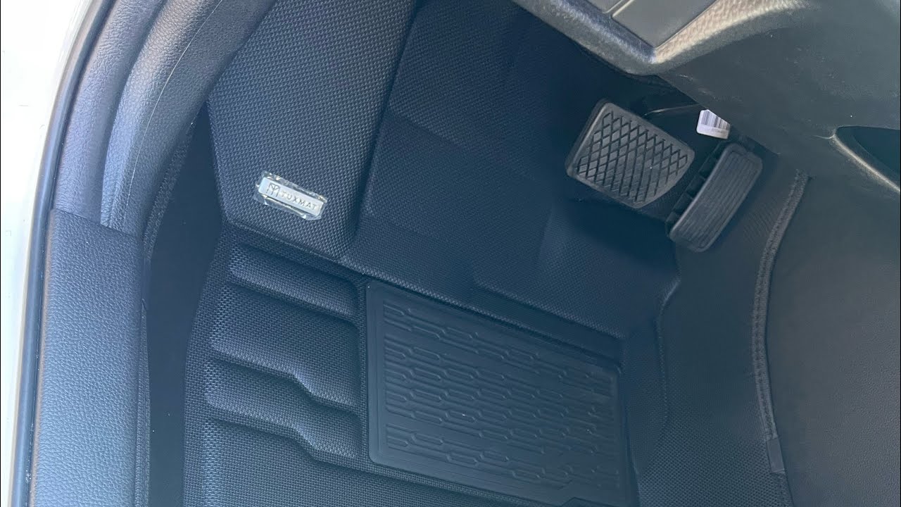 TuxMat unboxing/first impressions with the 2024 Civic Hatchback (11th gen civic)