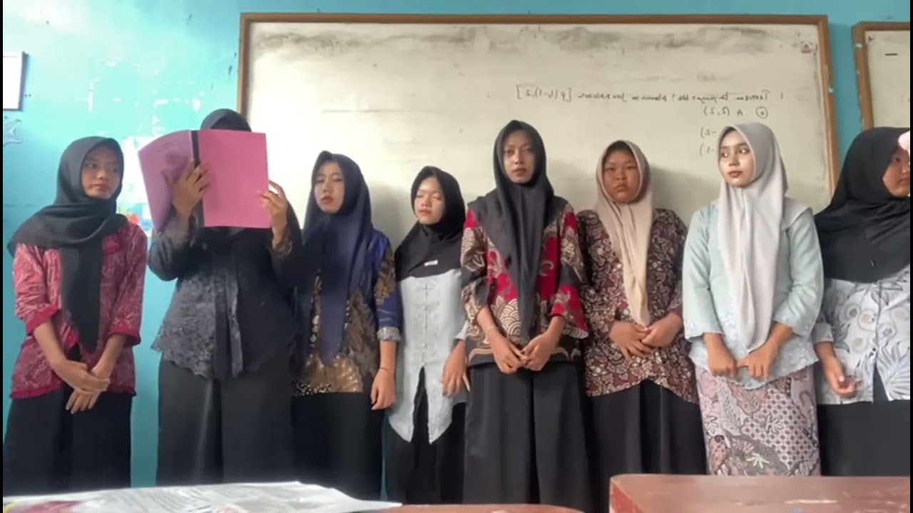 PRESENTASI KELOMPOK 5 (PROPOSAL PKWU PEMBUATAN SWEETCUP PURSE) XI-I 