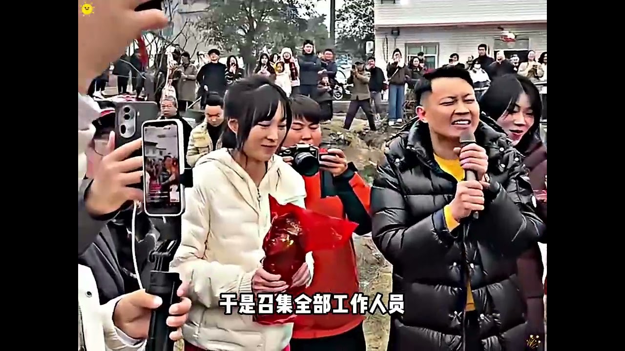 杀年猪，吃杀猪饭的来了几千人。