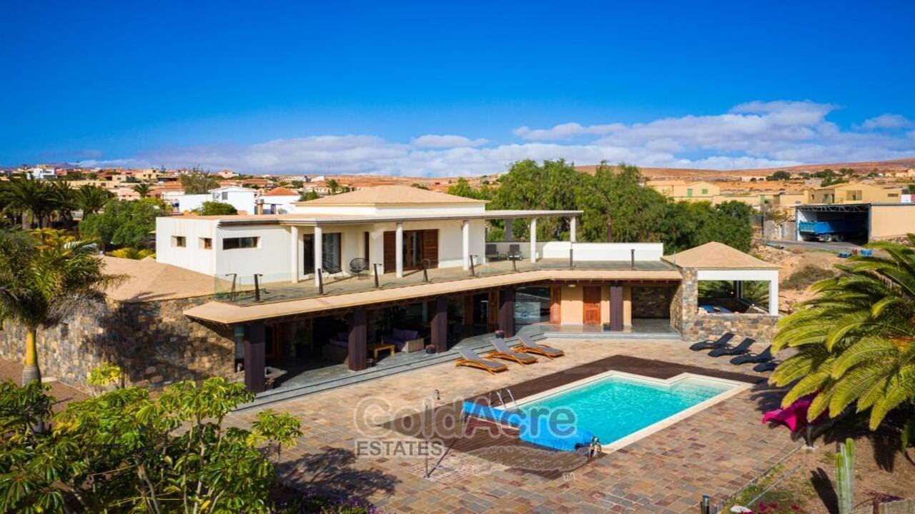 Gorgeous Villa in Triquivijate!!!! Now for Sale!