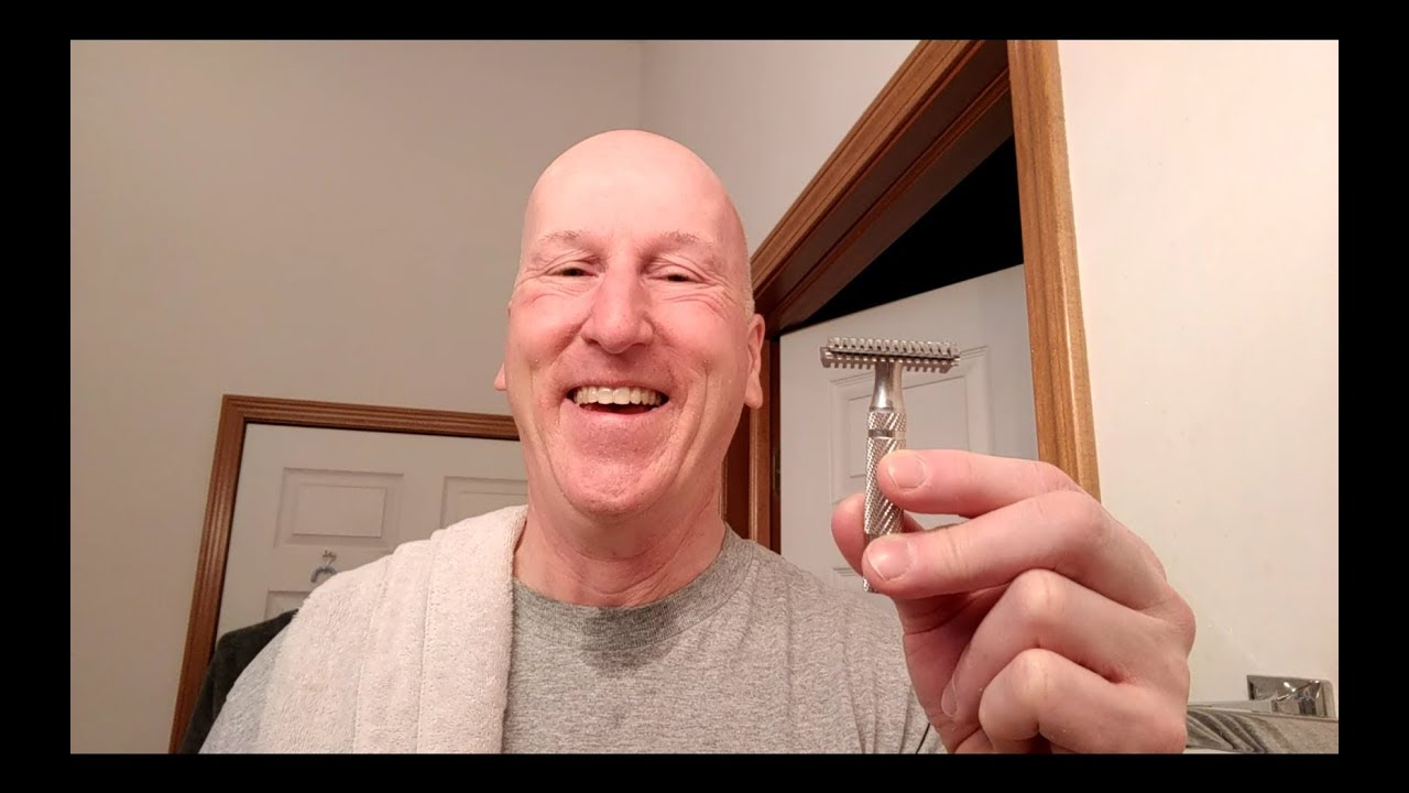 PAA Self Lubricating Open Comb Razor