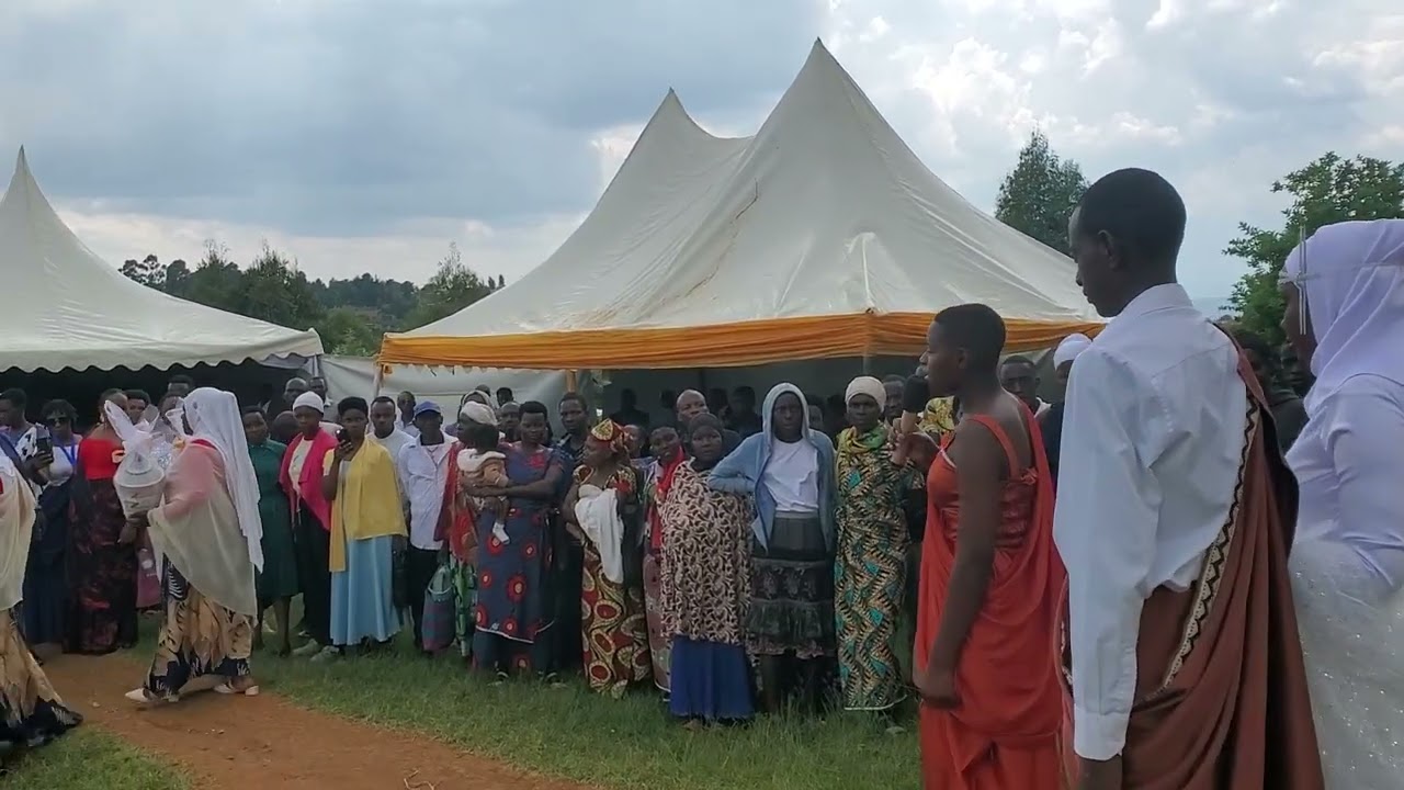 Dore uko Khadidja yaje aje gusanganira umugabo we,byari ibyishimo gusa.