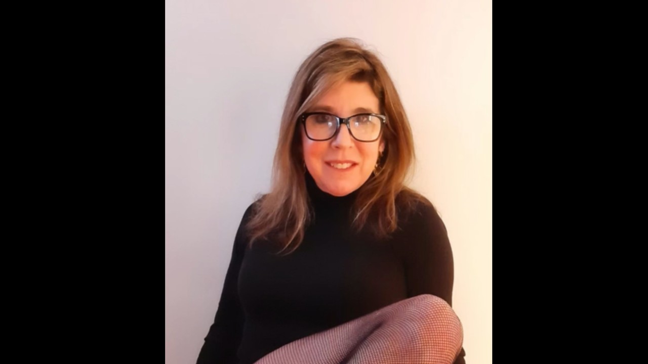 Concha | Natural Older Woman Over 50 : Retro Allure & Enduring Charm (Bio View)