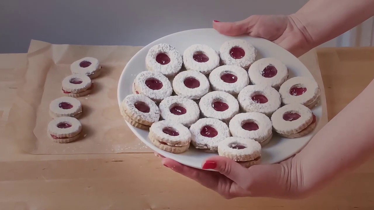 Baking Linzer Cookies: A Recipe from Caf&eacute; Sabarsky