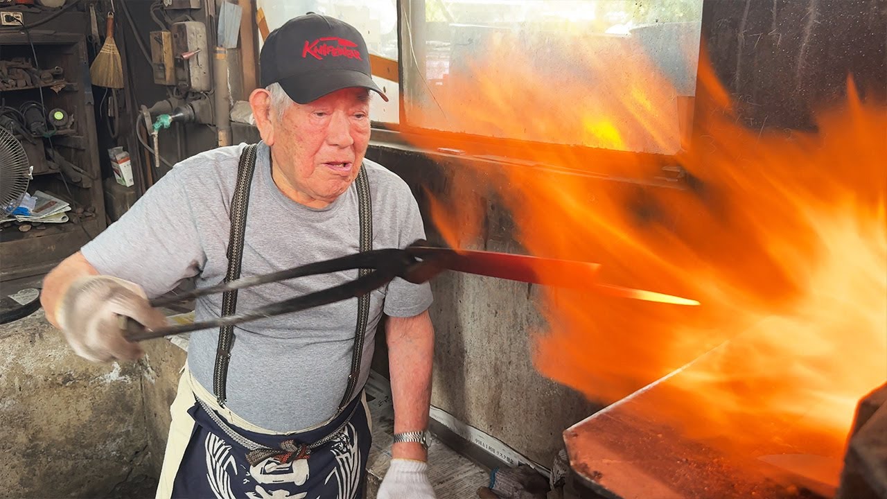 90-Year-Old Blacksmith Still at Work: 229 Years of Tradition Passed Down 3 Generations 🔨🔥
