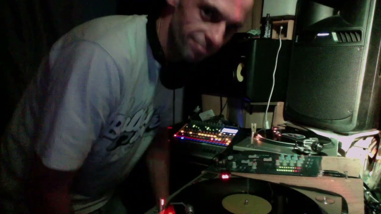 KRISMIX   Various Techno 2025 09 10 VYNIL's Session
