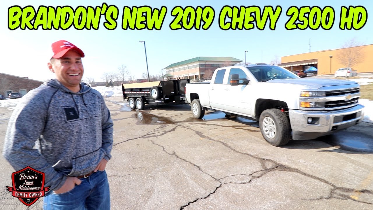 Брэндон получил НОВЫЙ грузовик! Chevrolet 2500 HD Z71 2019 года + обзор! Вторник разговоров о гру...