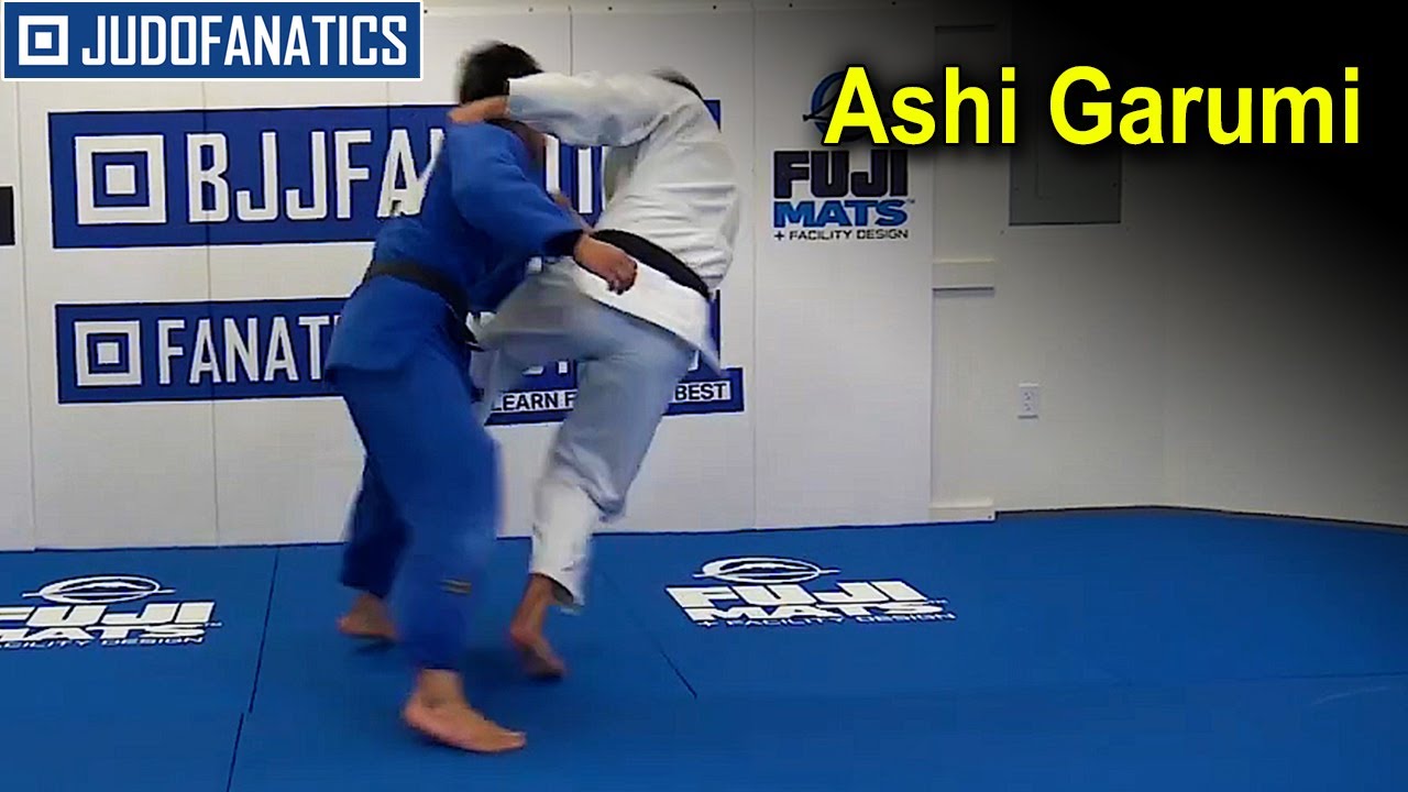 Ashi Garumi by Ugo Legrand
