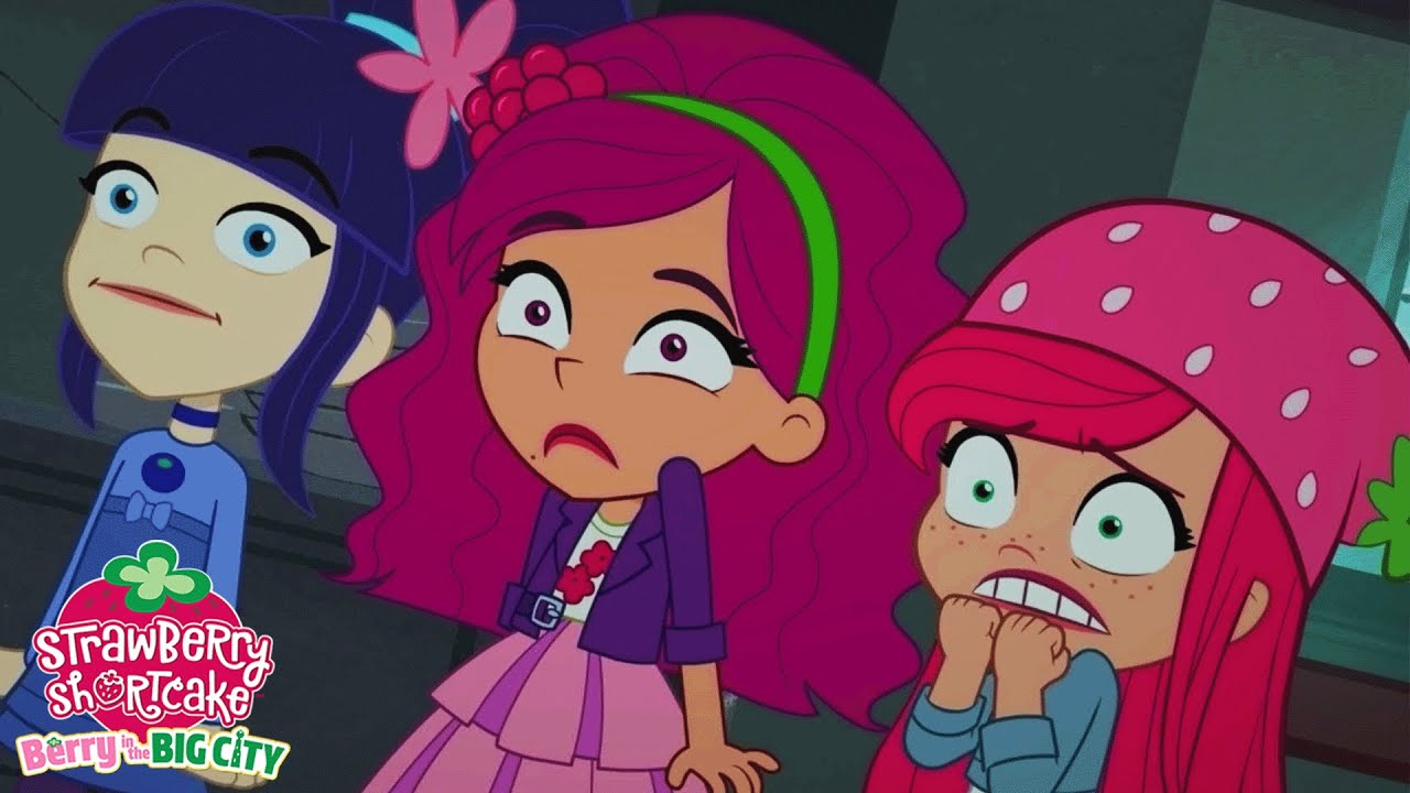 The House on Scary Berry Lane | Strawberry Shortcake - Berry in the Big City | Full Episode
