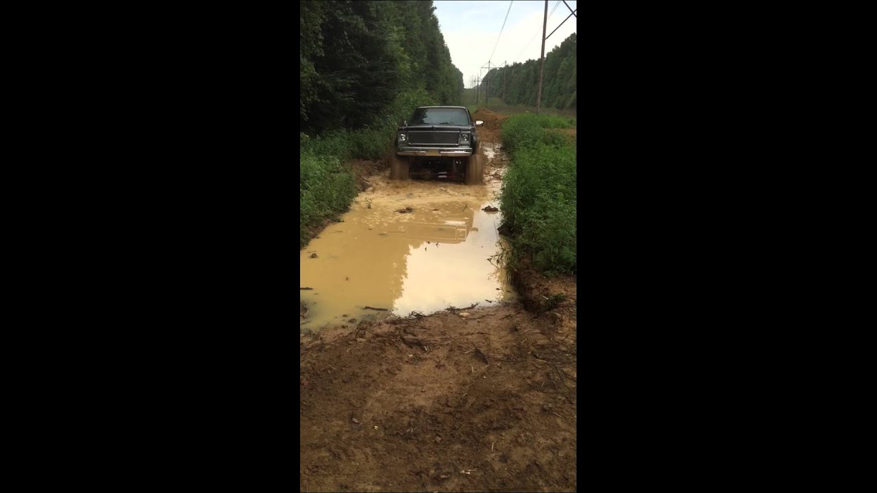 1978 Chevy mud truck trail riding
