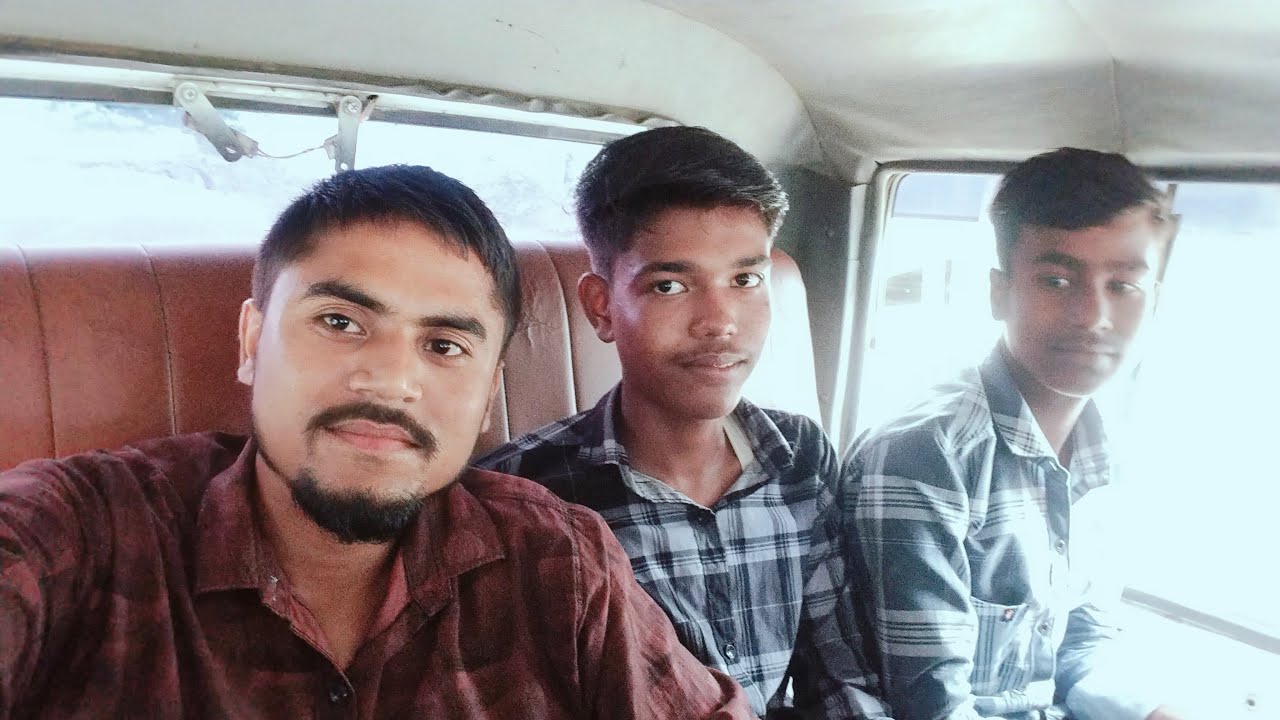 বন্ধুদের সাথে লাইভে আড্ডা