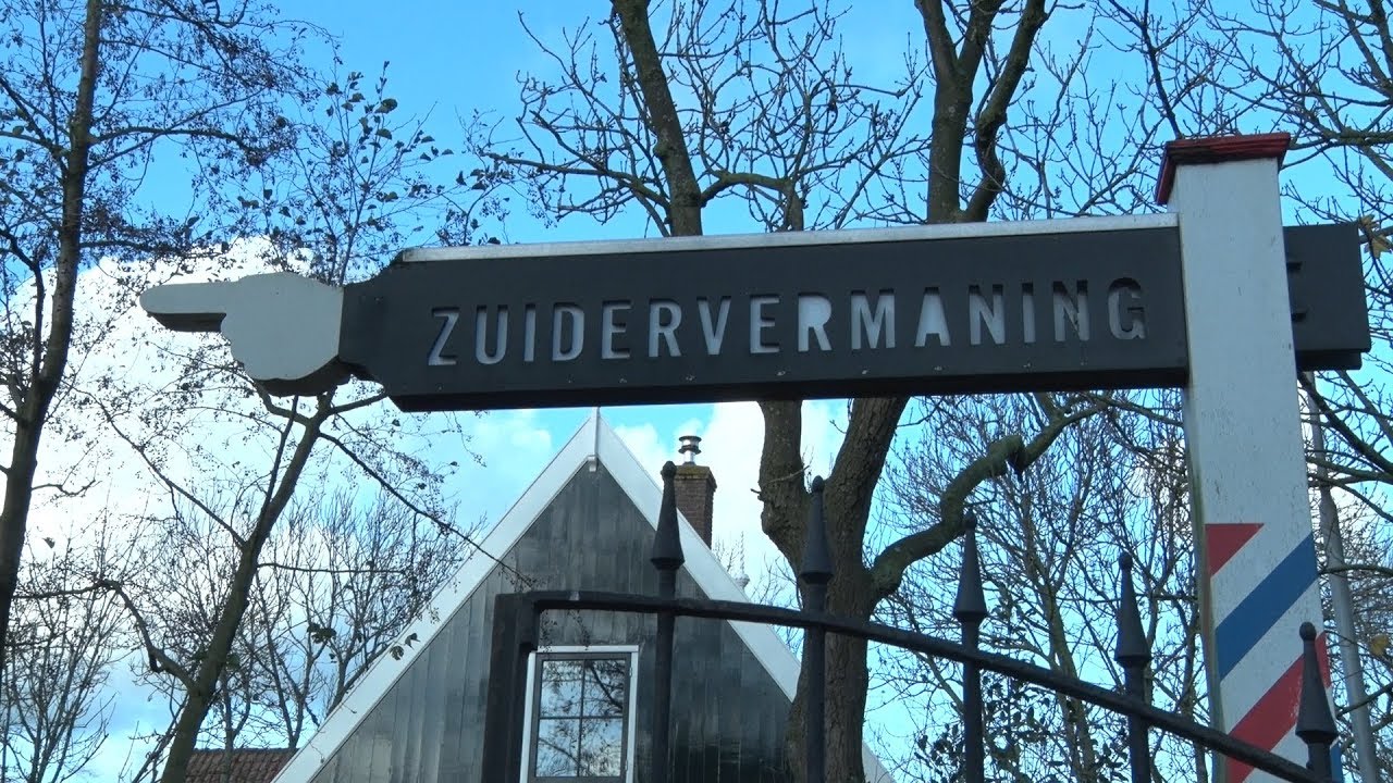 25 november 2017: Zuidervermaning in Westzaan zakt weg