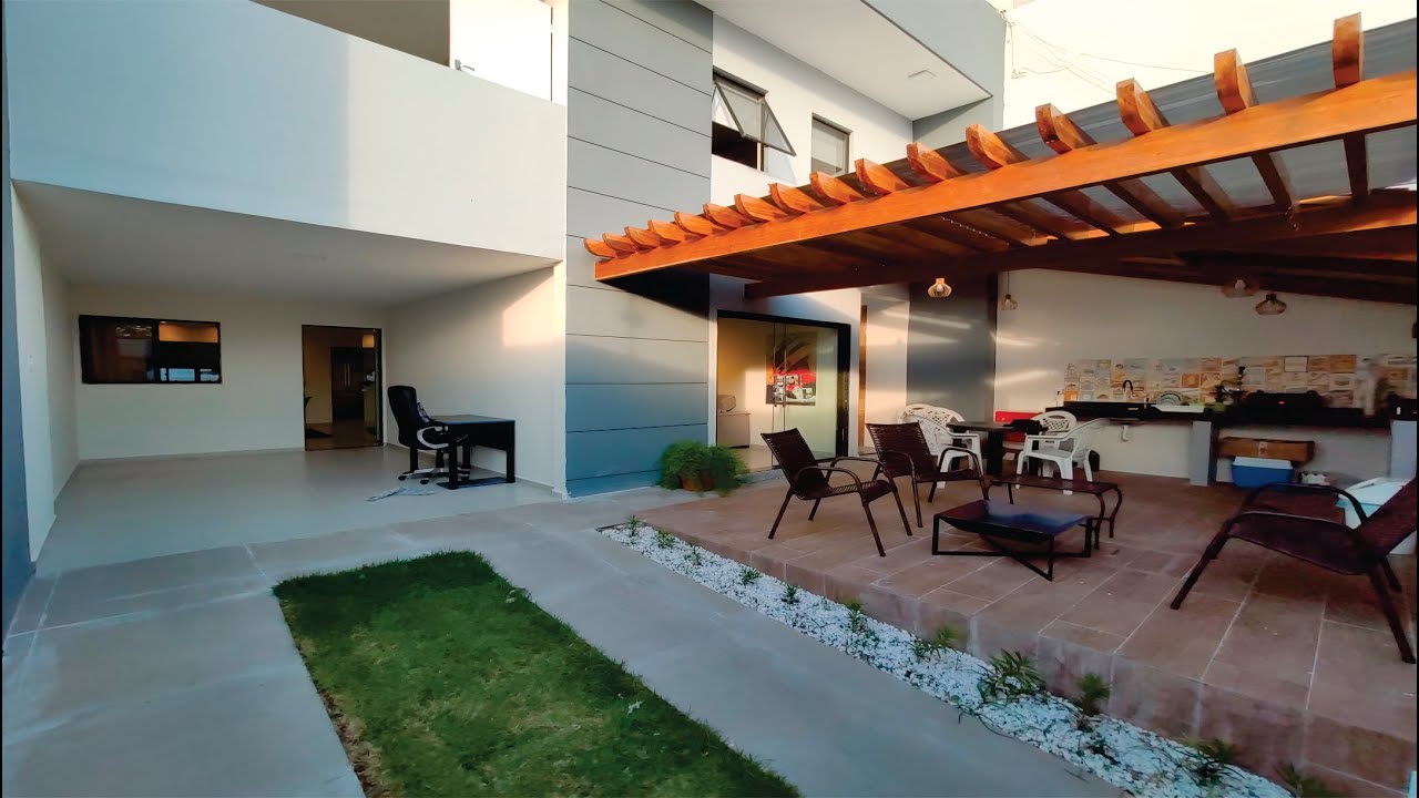 CASA PRÓXIMO AO RELÓGIO DE FLORES EM GARANHUNS - PE