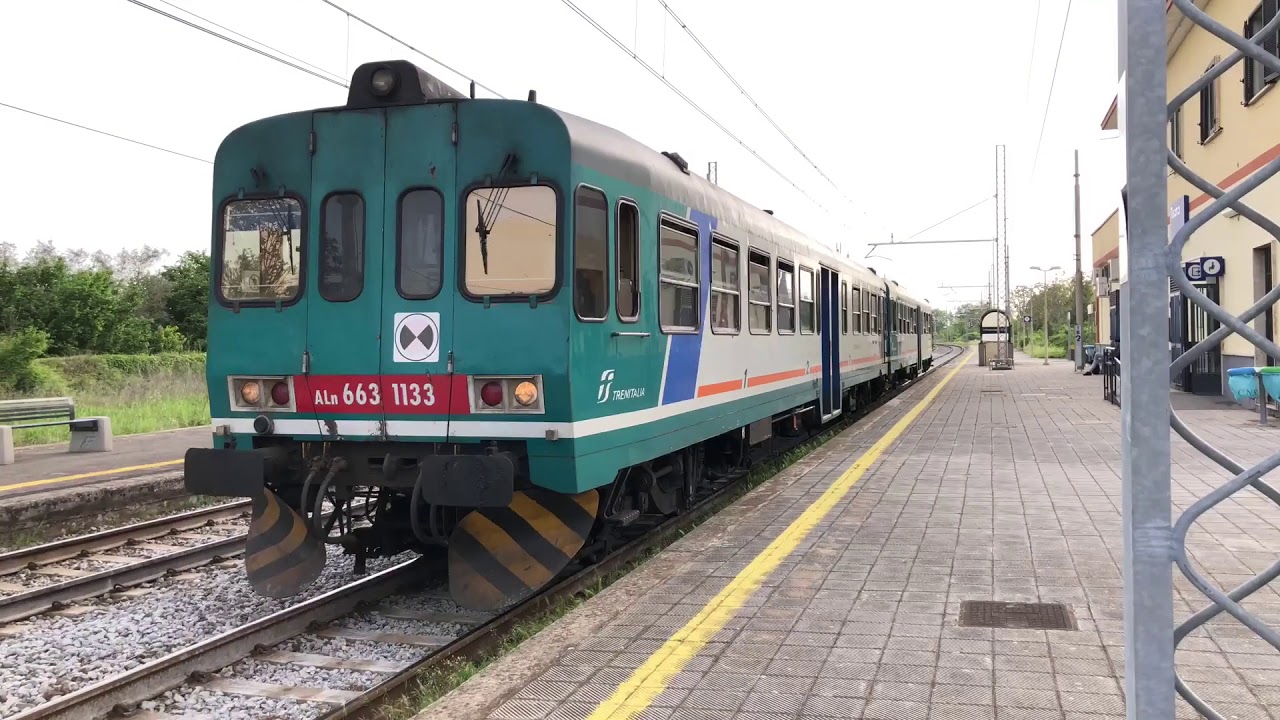 Doppia di Aln 663 in partenza dalla stazione di Teano per Campobasso