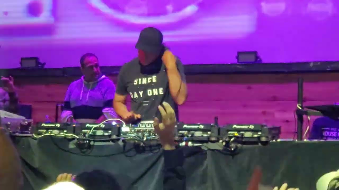 Bad Boy Bill LIVE at The Piazza (Aurora, IL) Technical Difficulties!