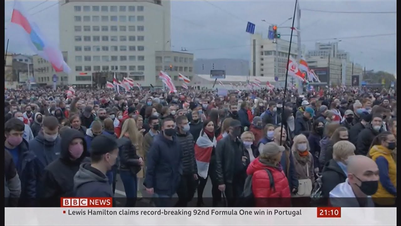 Violence, chaos and blind panic as police get tougher (Belarus) - BBC News - 25th October 2020