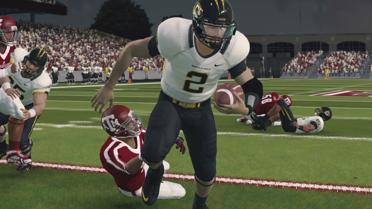 NCAA Football 14 - QB Road To Glory - Senior Season Touchdown Montage