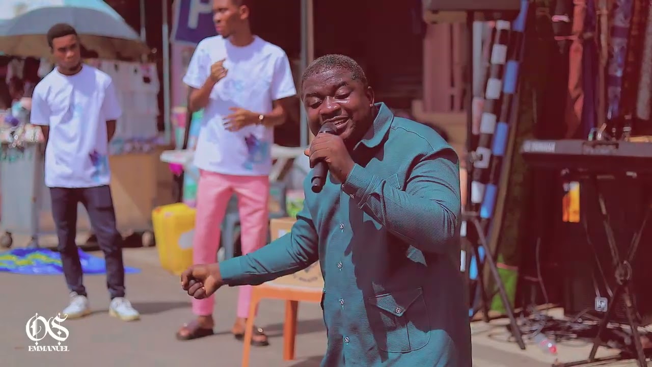 Okofo David Made Everyone In The Koforidua Market Shɛd Tɛǎrs😭 With A Powerful Worship Ministration