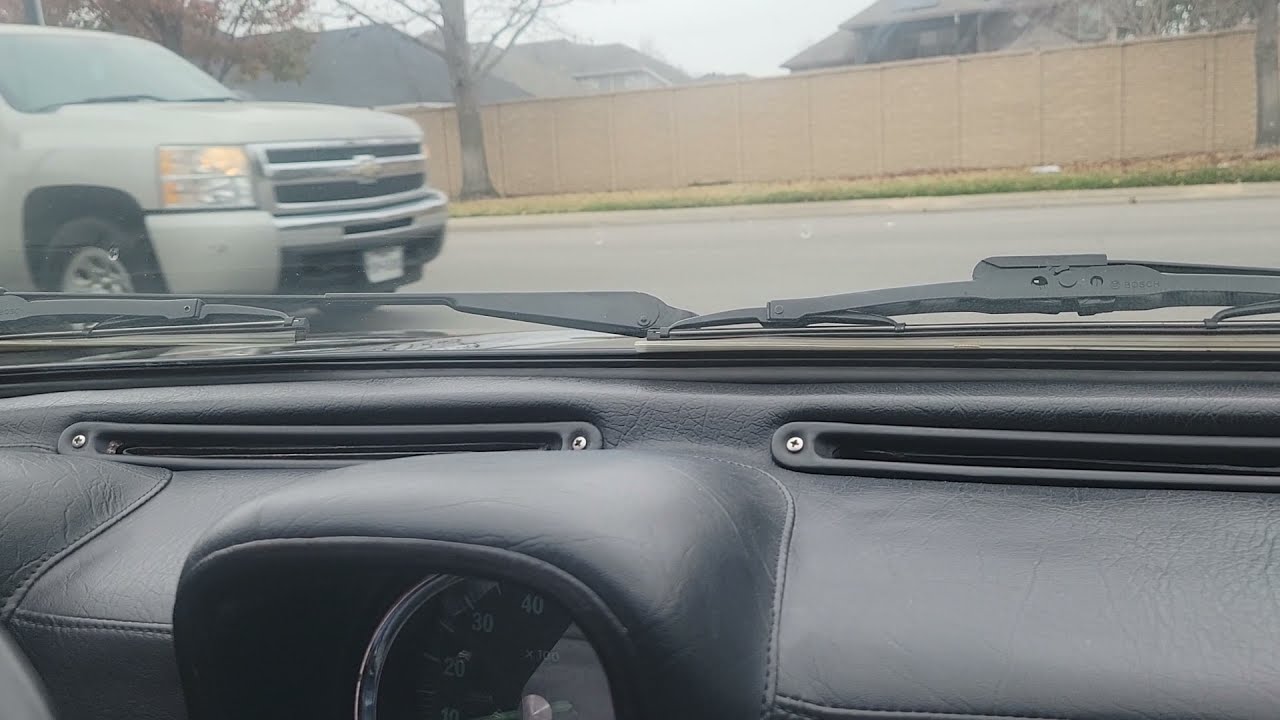 Driving an early 1971 Detomaso Pantera.  THPNLL01089