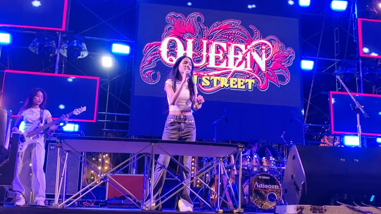 QueenOnStreetBand Meet Phuket in Kilo here, show at Wat Kalong, Samut Sakhon, very fun with watching