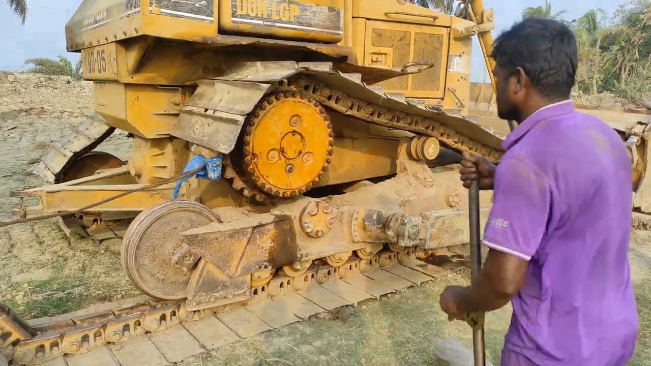 Caterpillar D6H LGP Bulldozer Chain Repairing Fitting And working