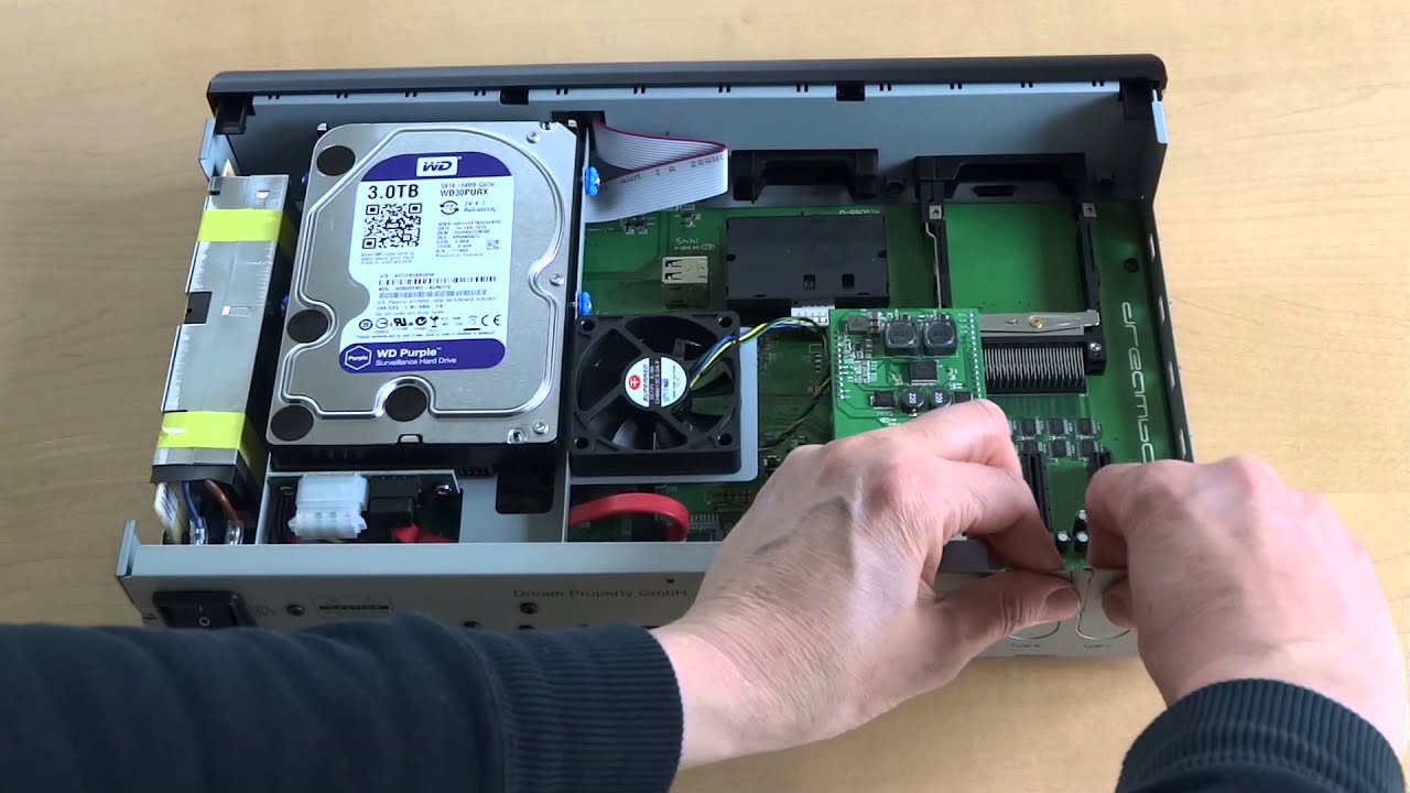 Dreambox DM7080 HD - Festplatte und Tuner einbauen
