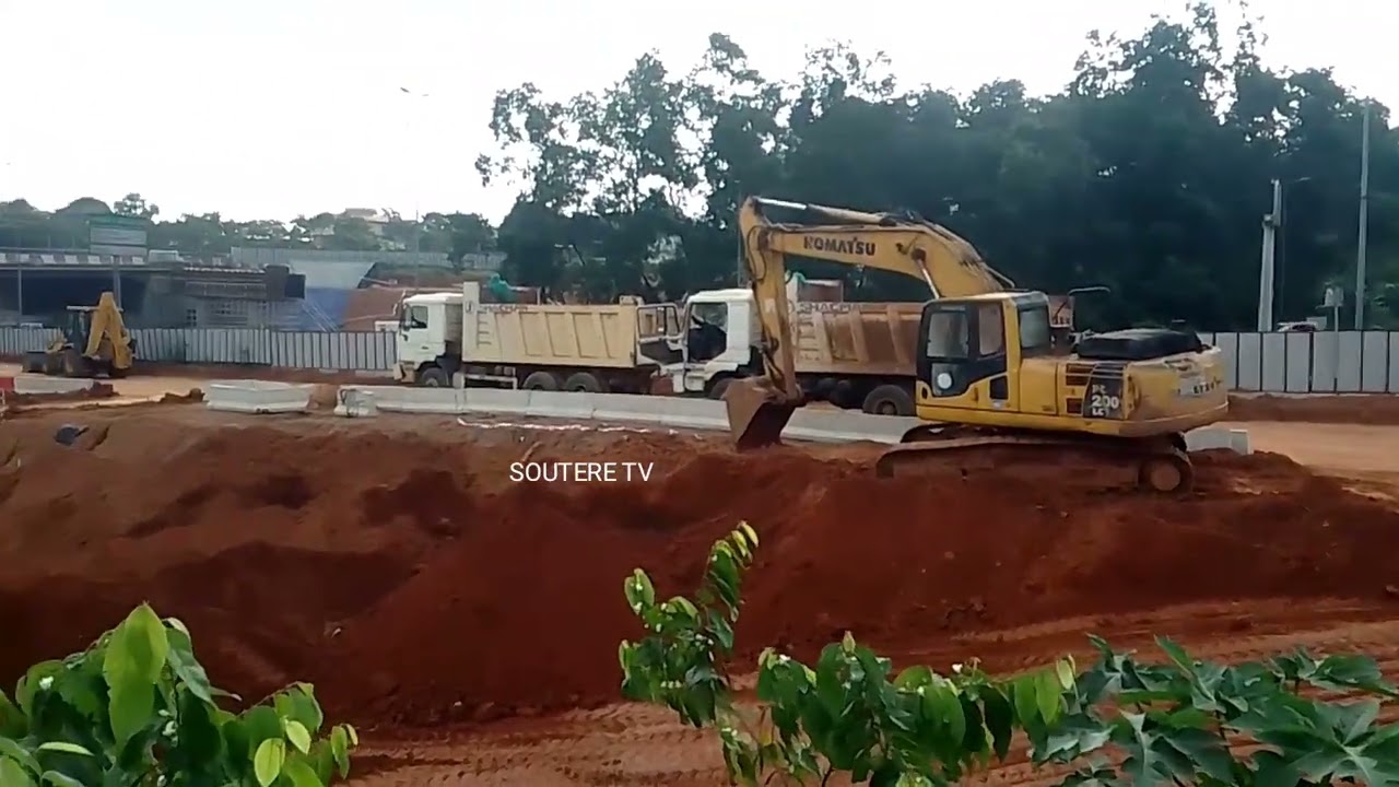 Nouveau Pont, Nouvelle Ère . Le Chantier Spectaculaire du BRT sur le Boulevard Koffi Gadeau