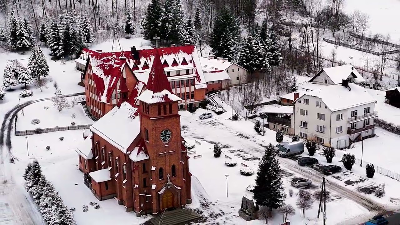 Korbielów – Klasztor Ojców Dominikanów z lotu ptaka ✈️ 4K