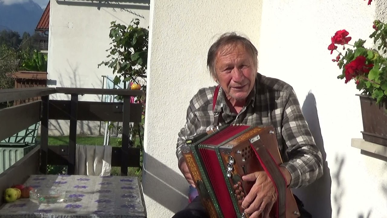 Ena za USTAVNE SODNIKE