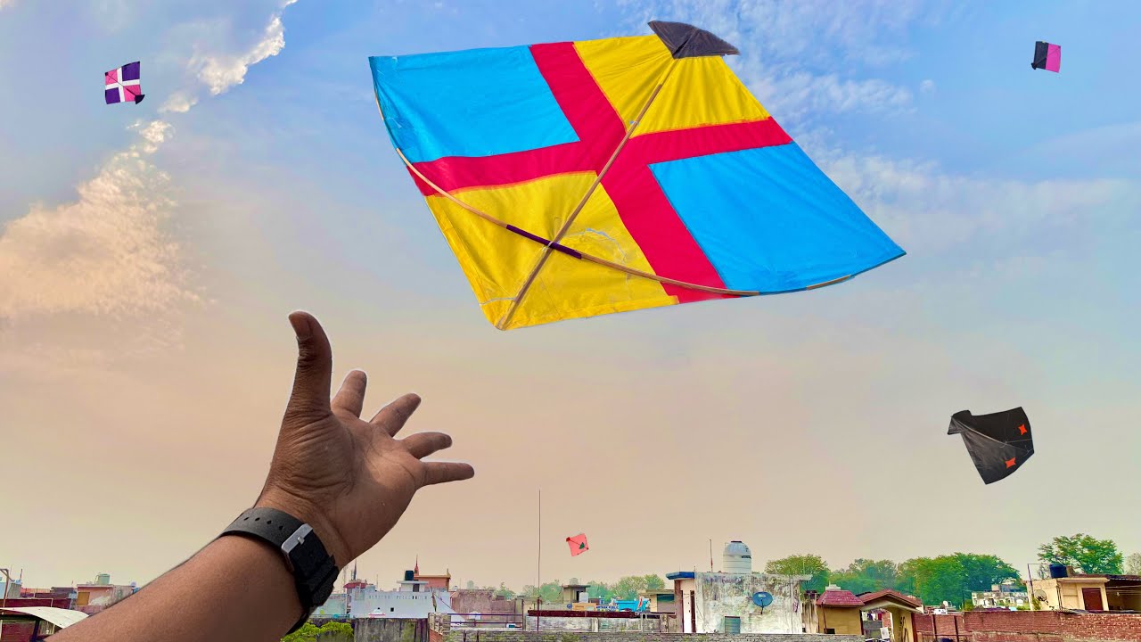 Catching kites | Kite looting on roof | Caught kite 😱