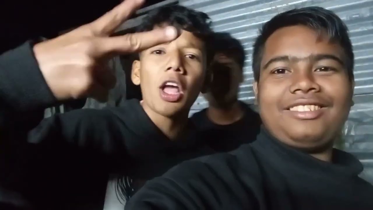 Me and friends going roaming makra Mandir 🙏