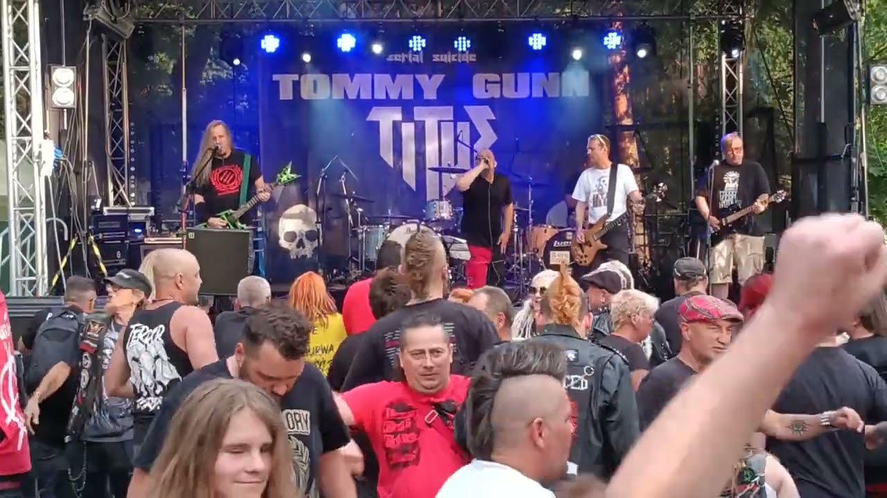 NAUKA O GÓWNIE  full live HEY HO! RAMONA IX