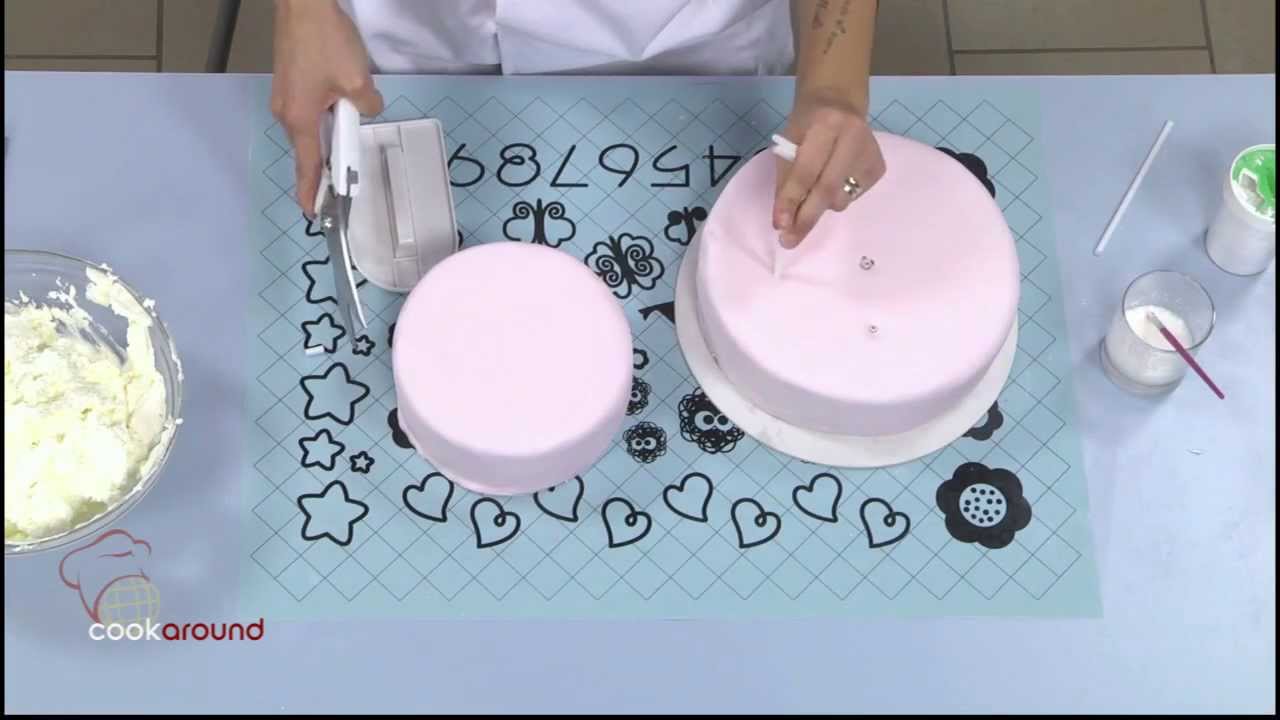Torta a due piani con pasta da zucchero: tutorial