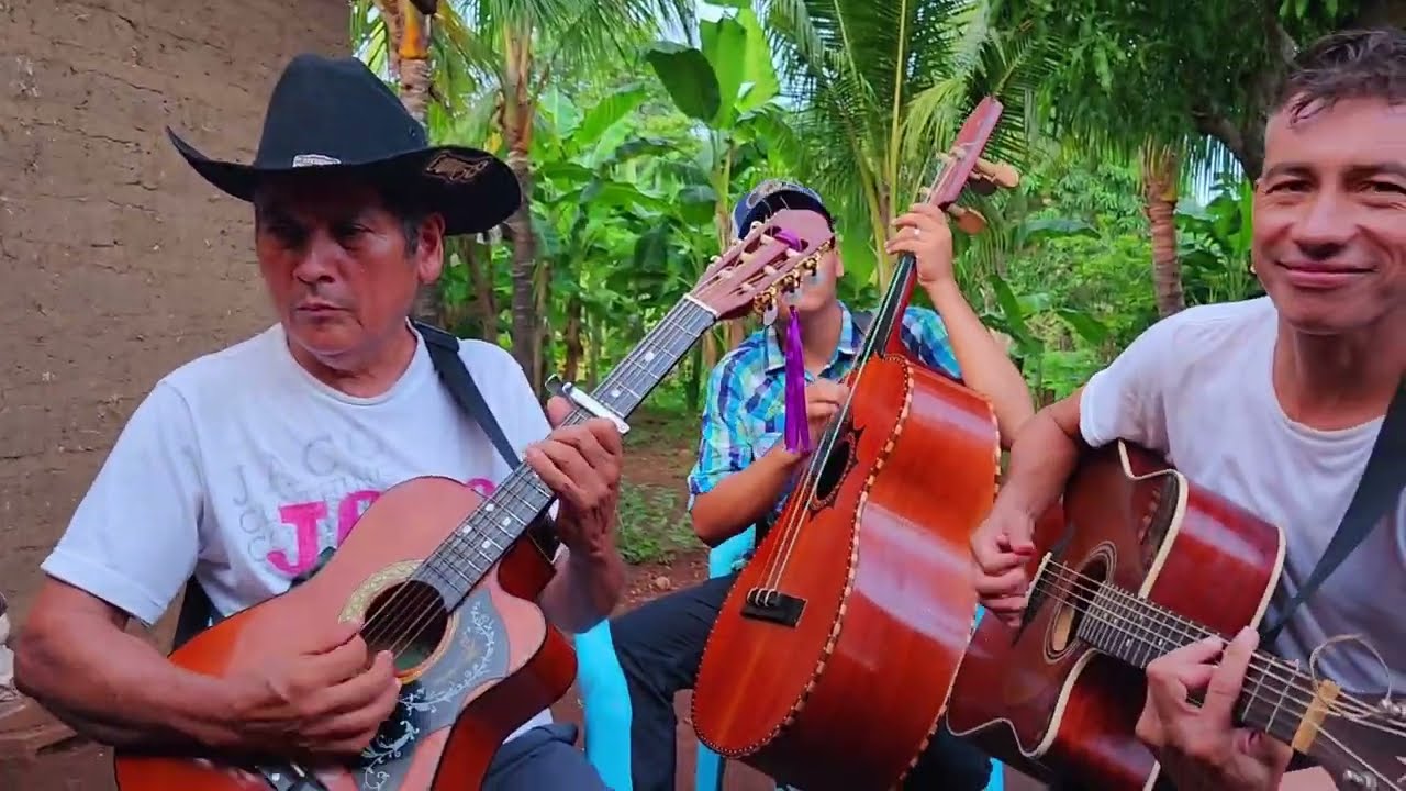 rosa maría puras cumbias com La familia salvadoreña 🔥🔥