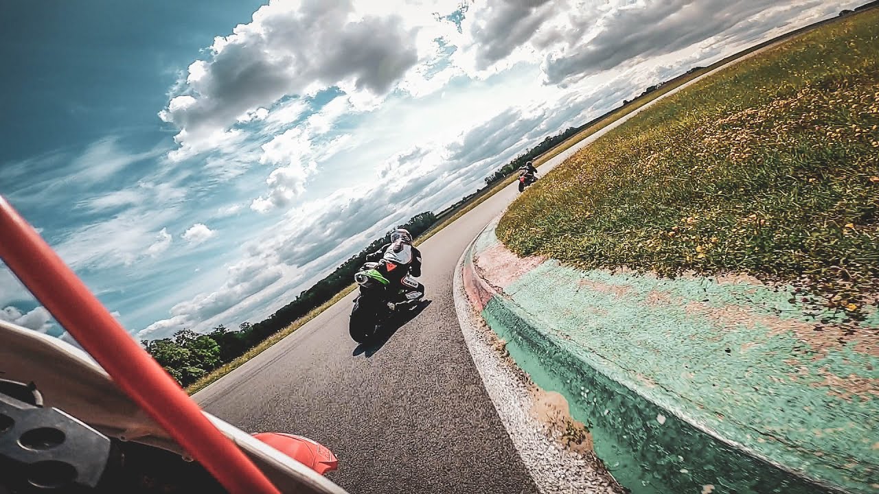 Circuit des Ecuyers | Crf 450 vs SM 701 vs Superbikes